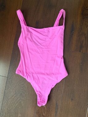 SKIMS XS fits everybody hot pink rare Bodysuit top tank women